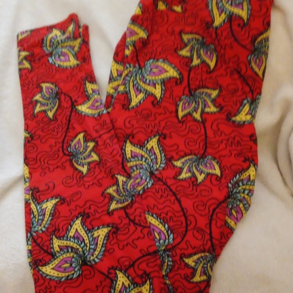 LuLaRoe Leggings Tall & Curvy Red Floral